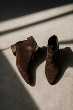 Women's ankle boots with crest detail and block heel