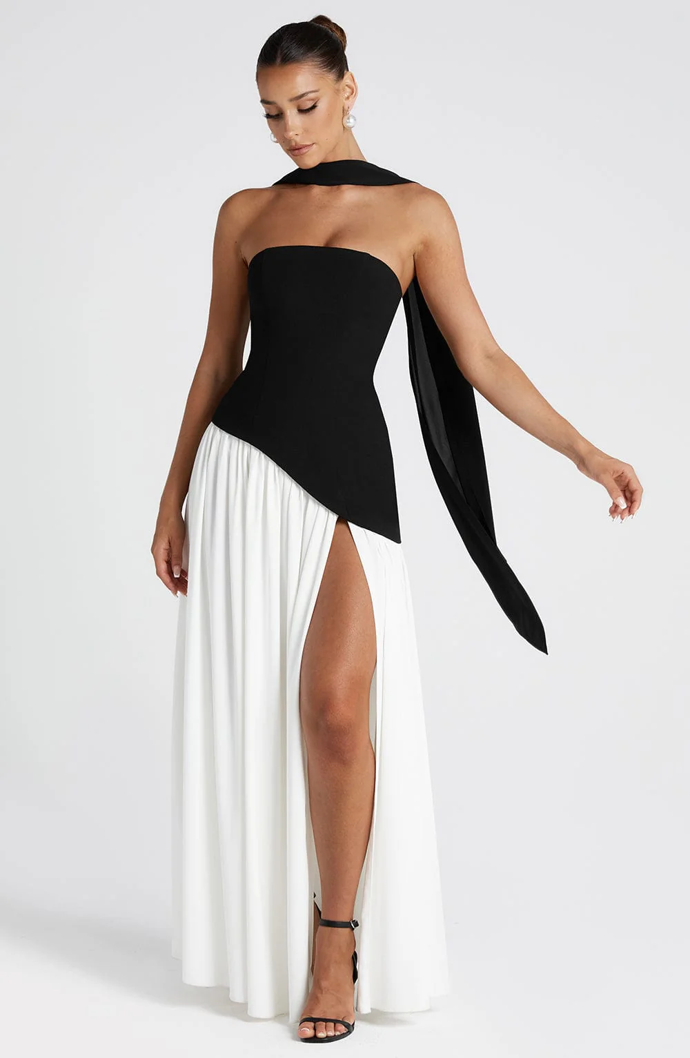 Women's strapless maxi gown with matching scarf