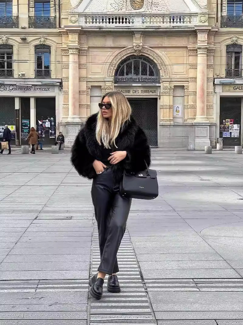 Women's oversized faux fur jacket with long sleeves
