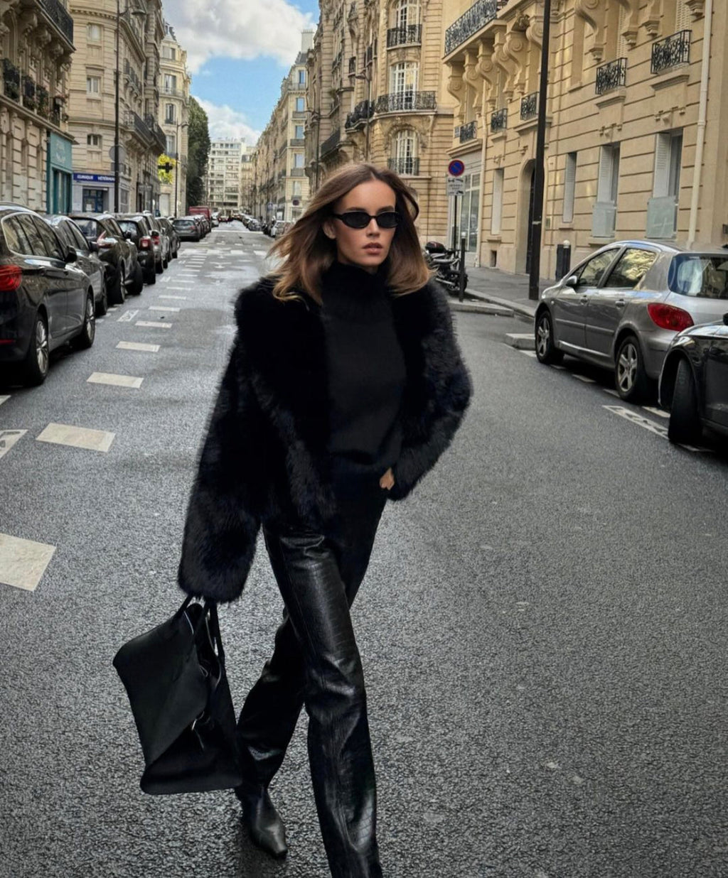Women's oversized faux fur jacket with long sleeves