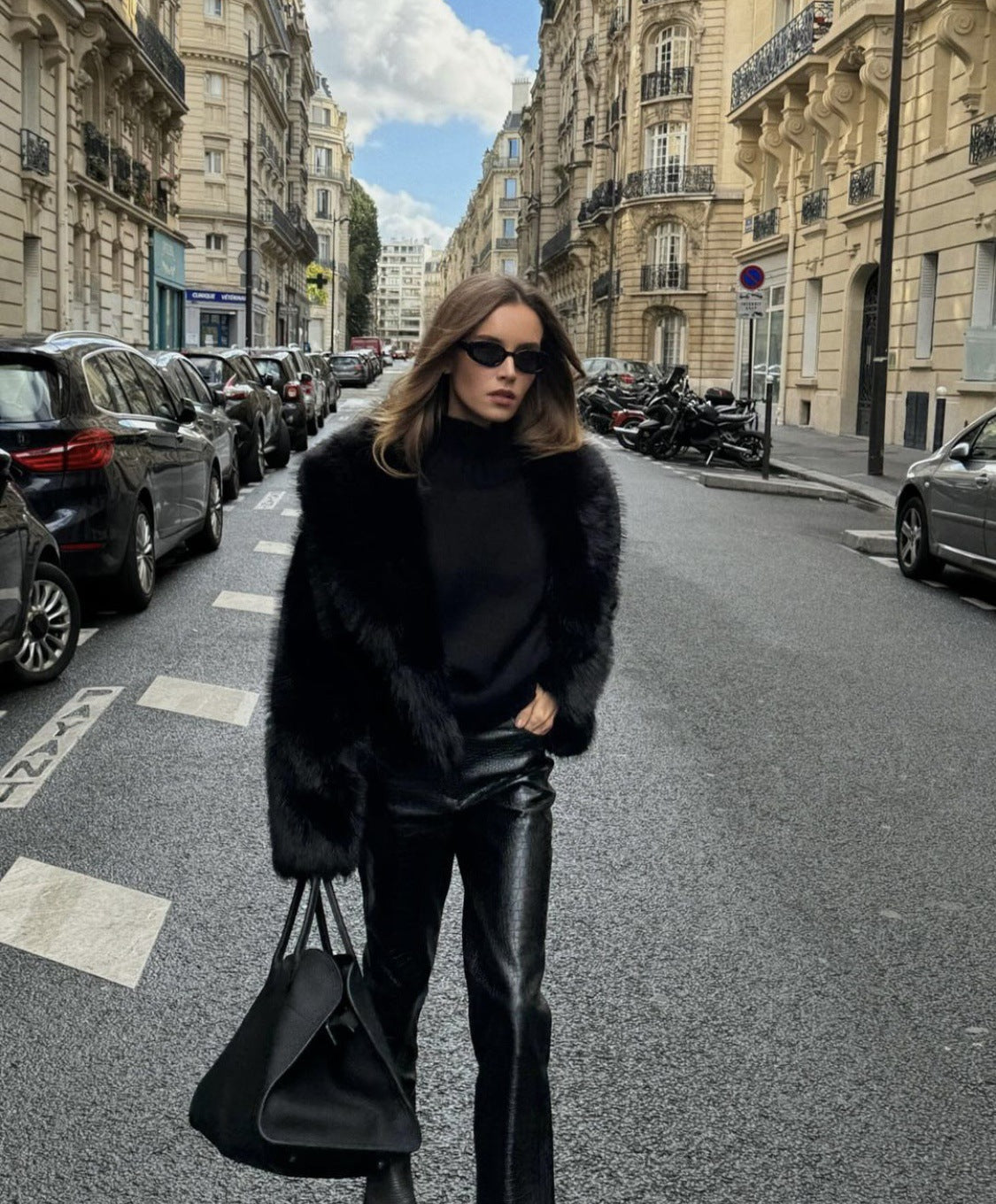 Women's oversized faux fur jacket with long sleeves