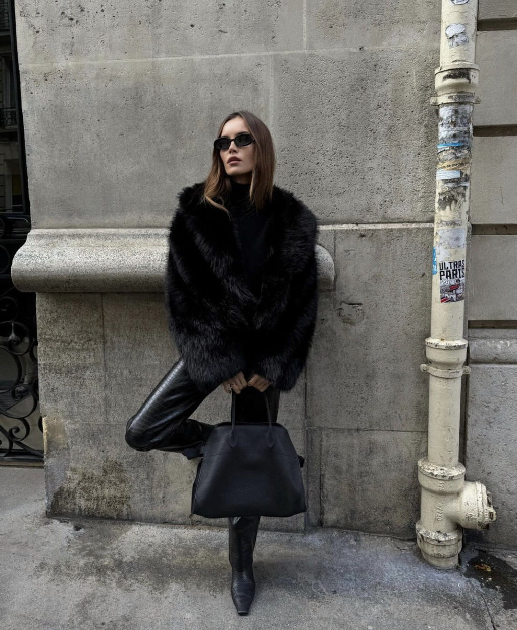 Women's oversized faux fur jacket with long sleeves