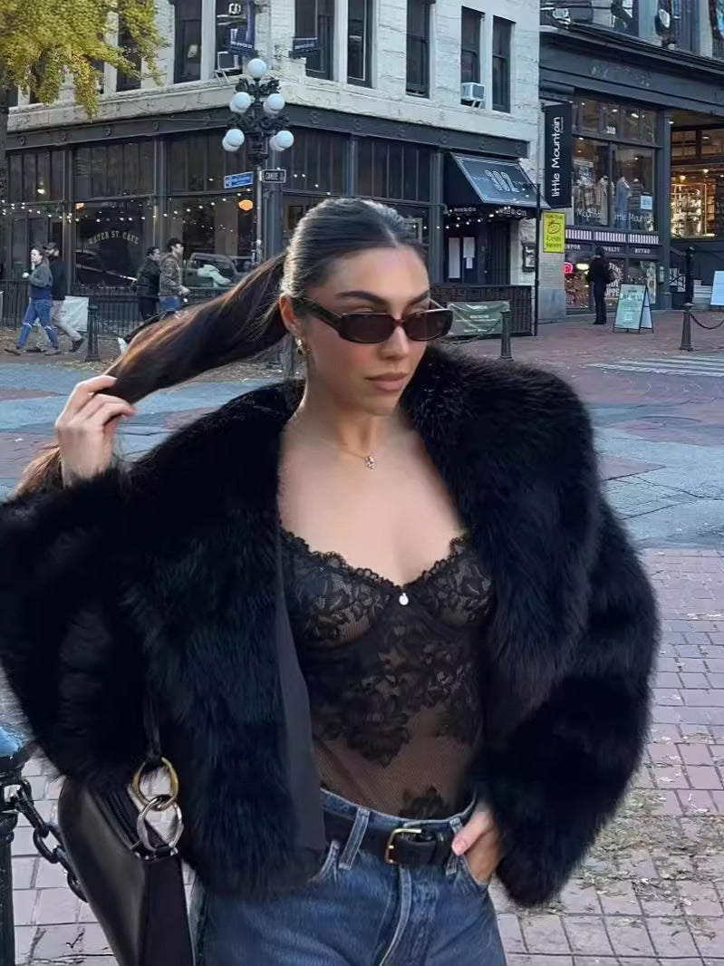 Women's oversized faux fur jacket with long sleeves