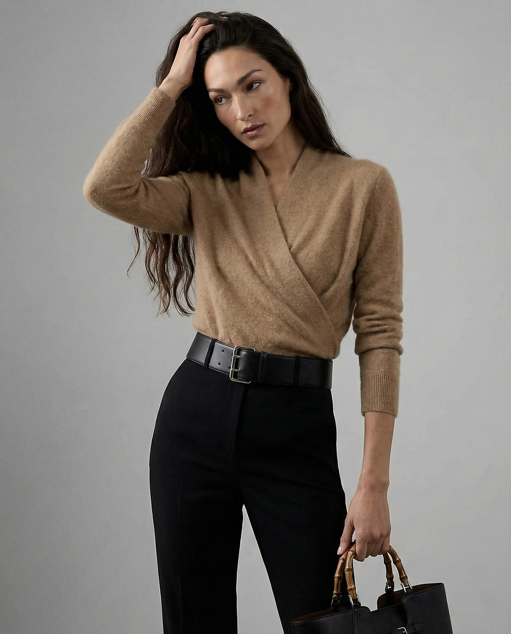 Women's pullover sweater with crew neck and ribbed cuffs
