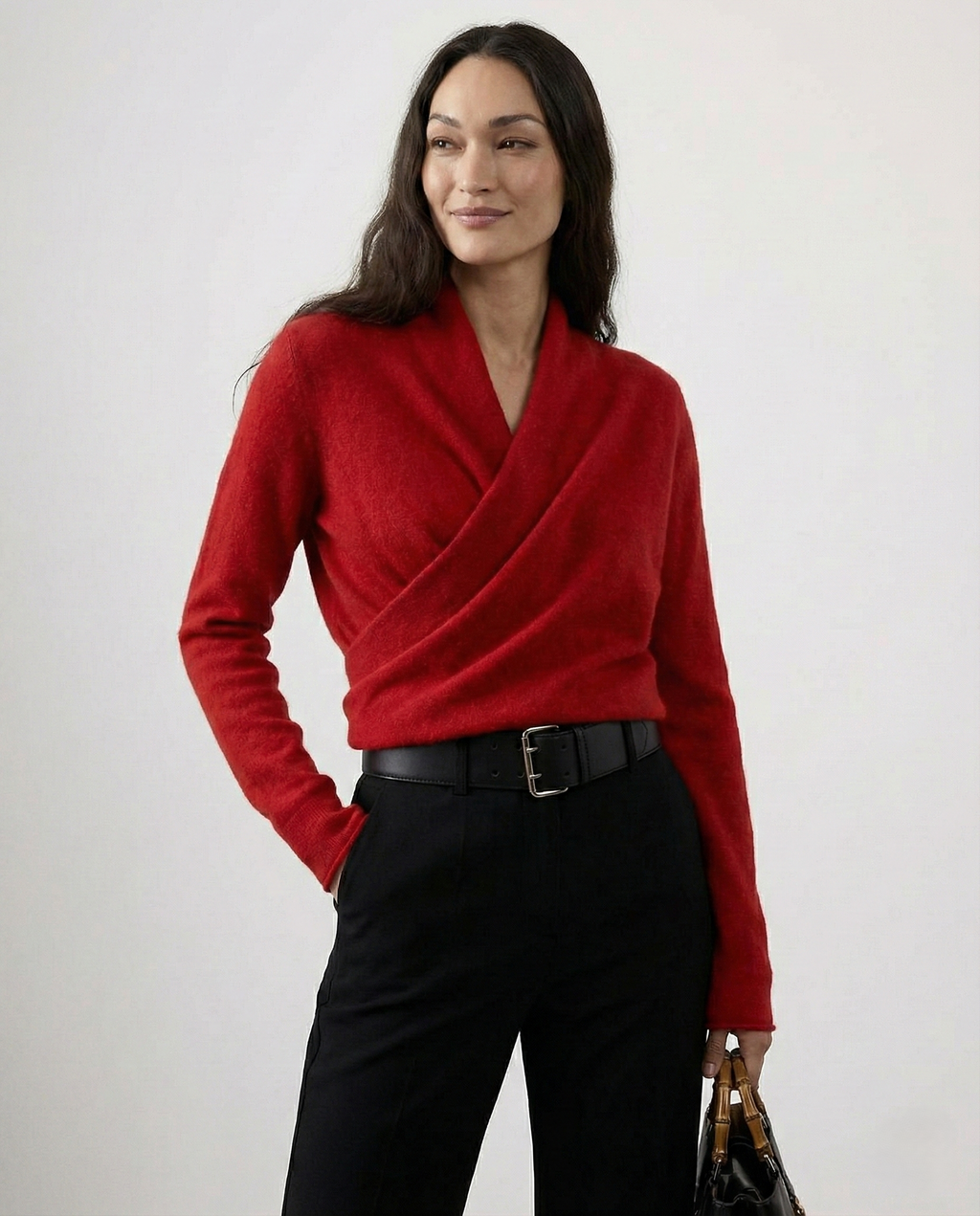 Women's pullover sweater with crew neck and ribbed cuffs