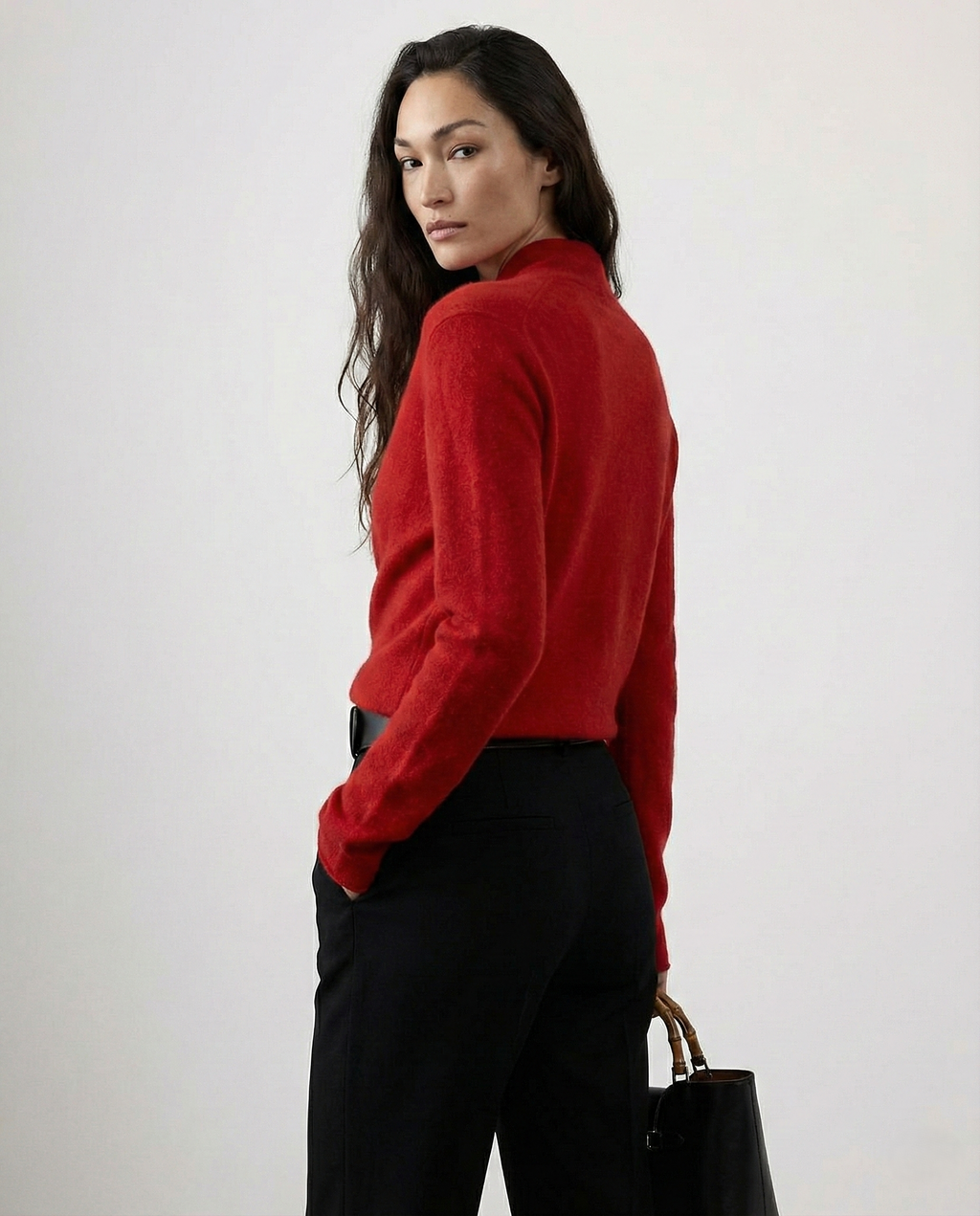 Women's pullover sweater with crew neck and ribbed cuffs