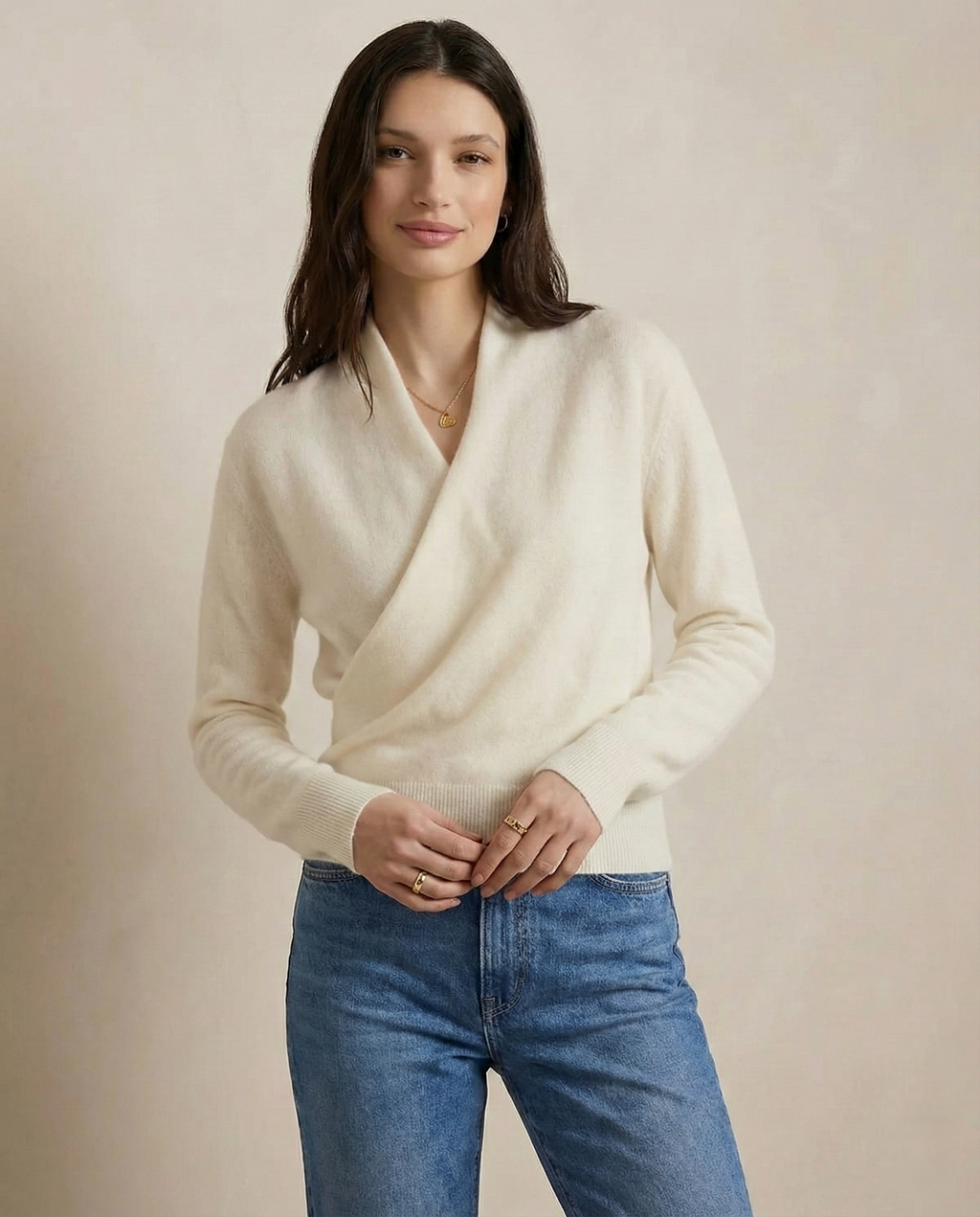 Women's pullover sweater with crew neck and ribbed cuffs
