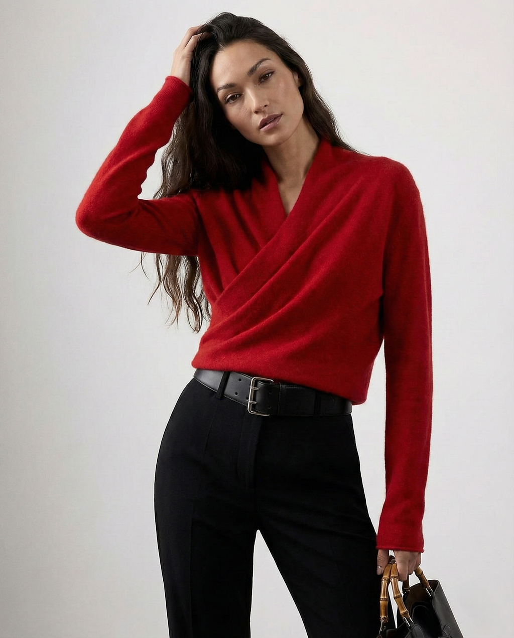 Women's pullover sweater with crew neck and ribbed cuffs