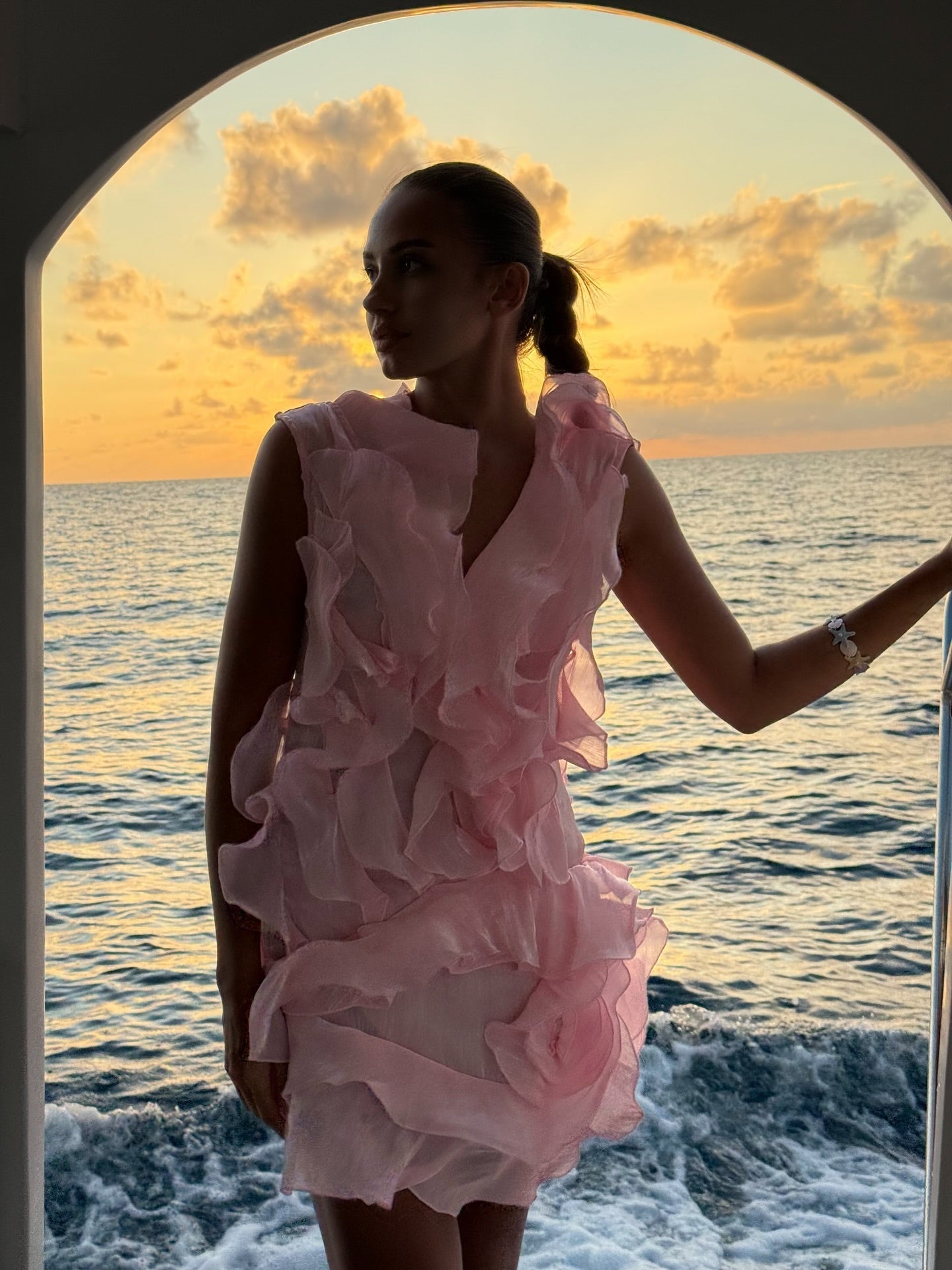 Women's deep V-neck ruffled mini summer dress
