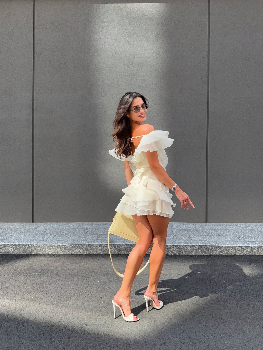 Women's deep V-neck ruffled mini summer dress