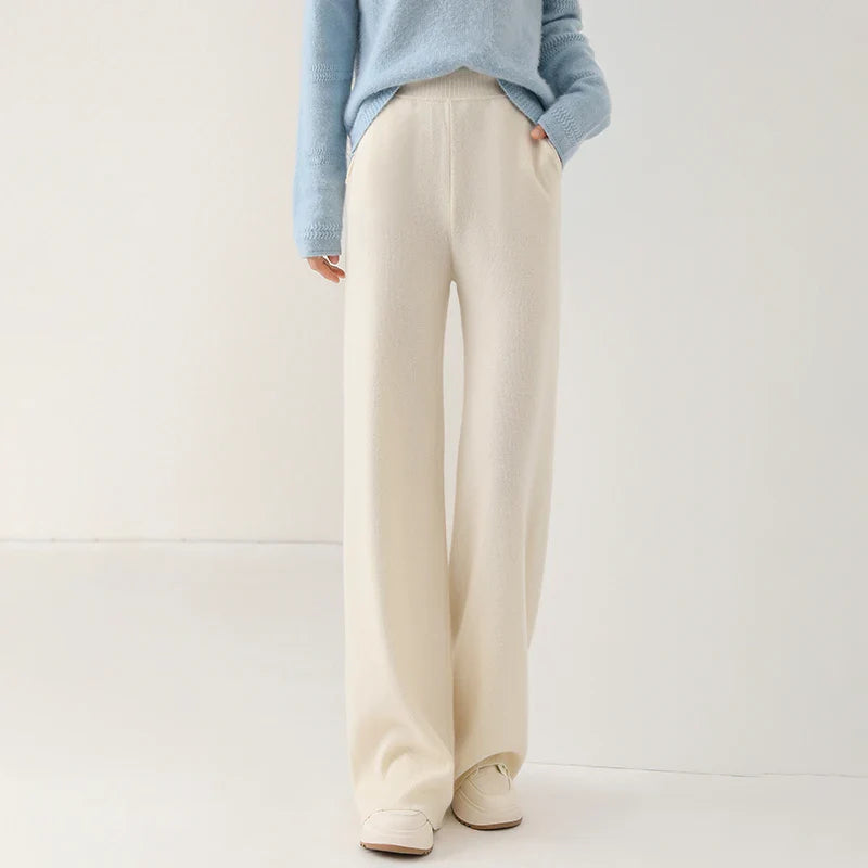 Women's tapered sweatpants with elasticated waistband
