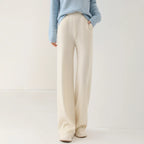 Women's tapered sweatpants with elasticated waistband
