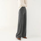 Women's tapered sweatpants with elasticated waistband