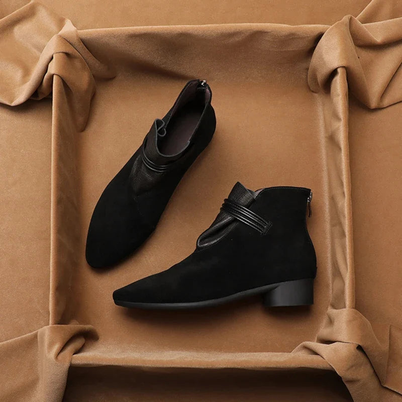 Women's ankle boots with crest detail and block heel