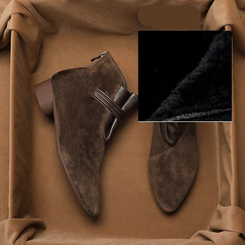 Women's ankle boots with crest detail and block heel