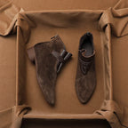Women's ankle boots with crest detail and block heel