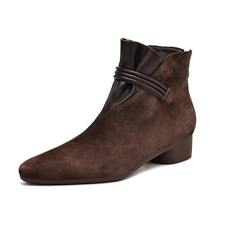 Women's ankle boots with crest detail and block heel