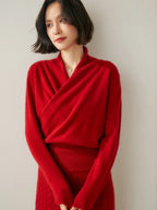 Women's pullover sweater with crew neck and ribbed cuffs