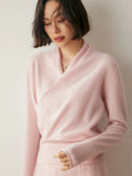 Women's pullover sweater with crew neck and ribbed cuffs