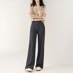 Women's tapered sweatpants with elasticated waistband