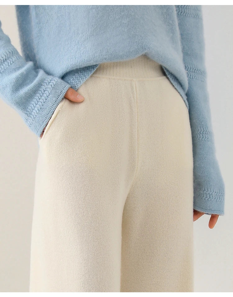 Women's tapered sweatpants with elasticated waistband