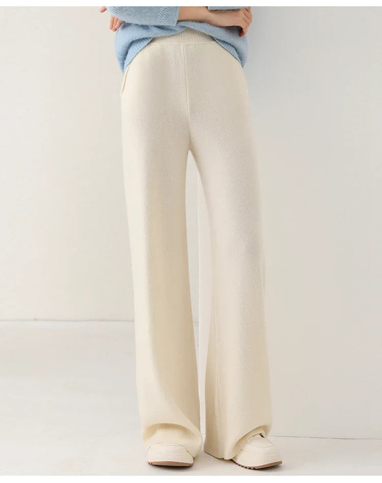 Women's tapered sweatpants with elasticated waistband