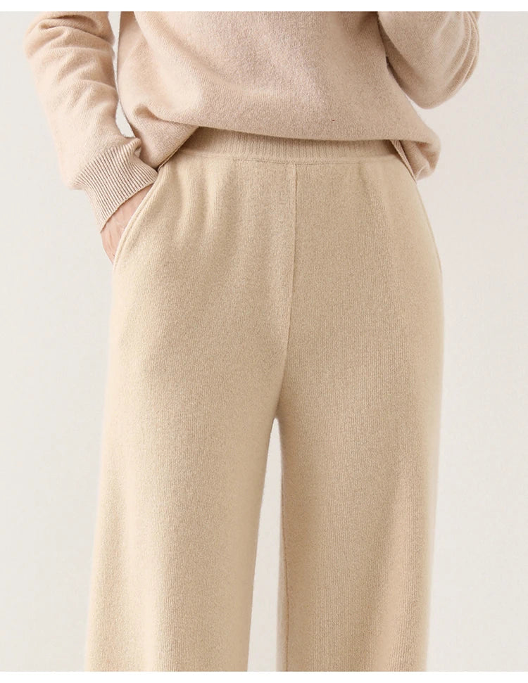 Women's tapered sweatpants with elasticated waistband