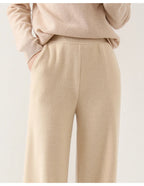 Women's tapered sweatpants with elasticated waistband