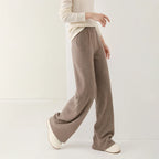Women's tapered sweatpants with elasticated waistband