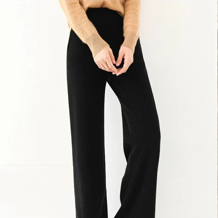 Women's tapered sweatpants with elasticated waistband
