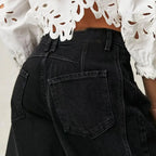 Women's barrel-leg jeans with front and back pockets