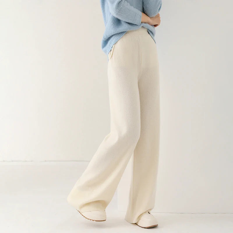 Women's tapered sweatpants with elasticated waistband