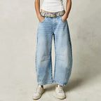 Women's barrel-leg jeans with front and back pockets