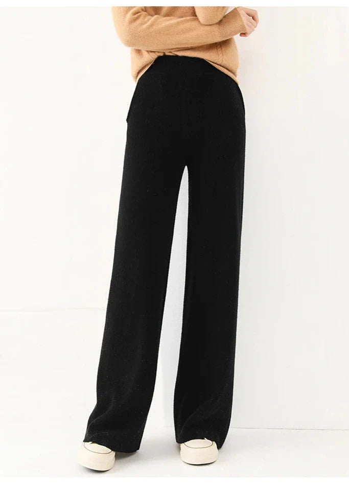 Women's tapered sweatpants with elasticated waistband