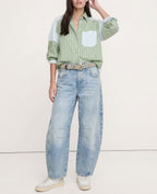 Women's barrel-leg jeans with front and back pockets