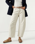 Women's barrel-leg jeans with front and back pockets
