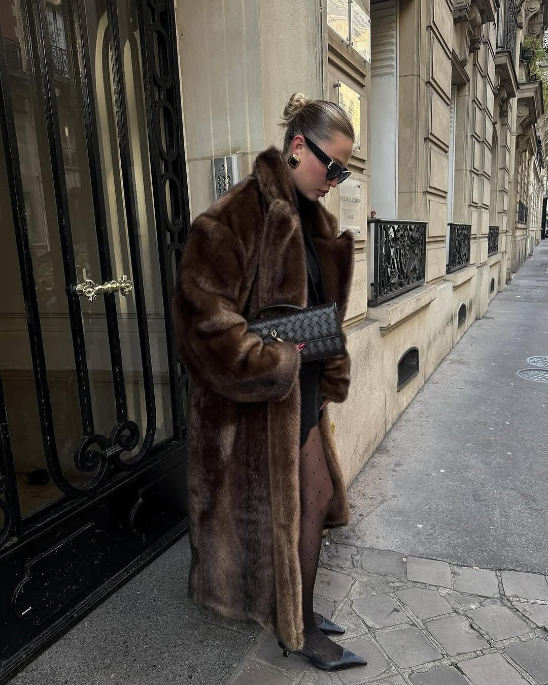 Women's maxi faux-fur coat with long sleeves