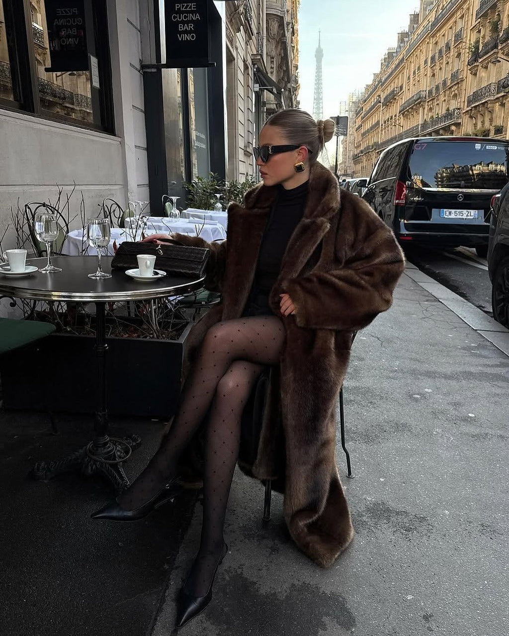 Women's maxi faux-fur coat with long sleeves