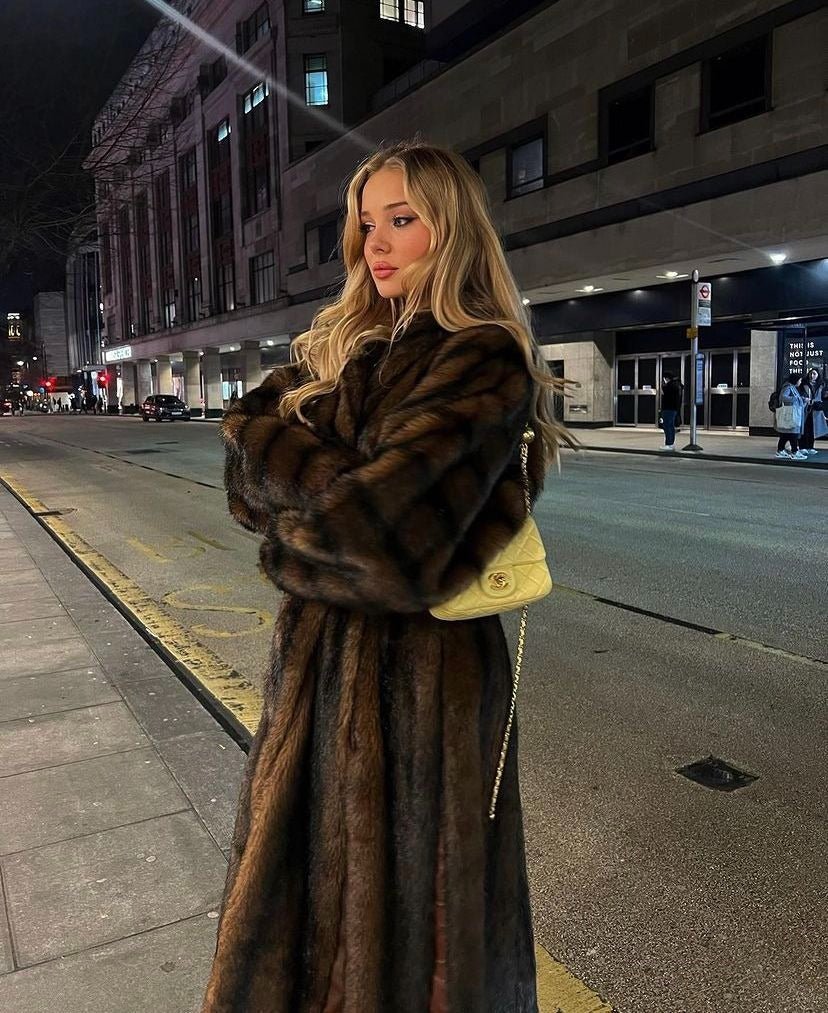 Women's maxi faux-fur coat with long sleeves