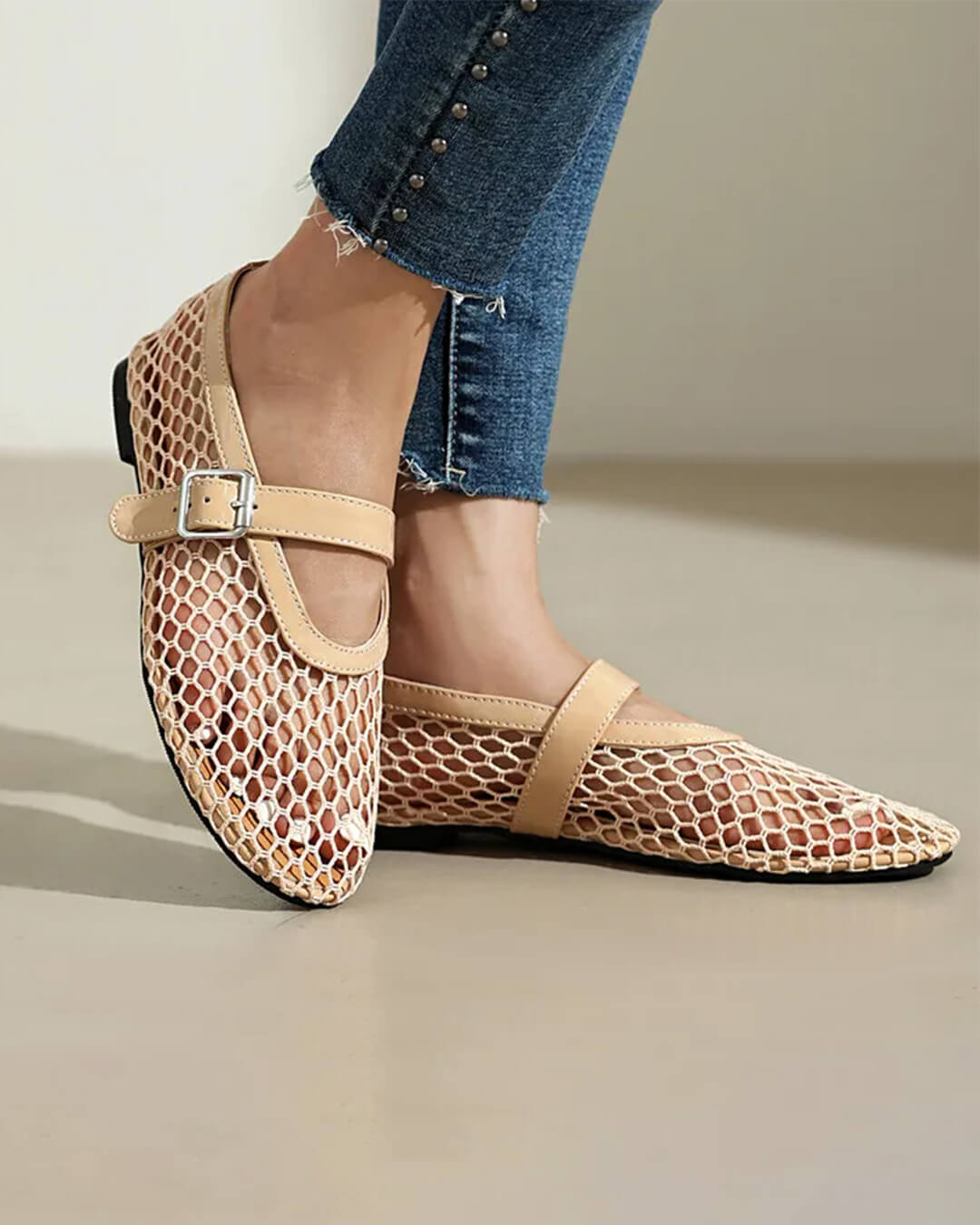 Women's mesh ballet flats with buckle