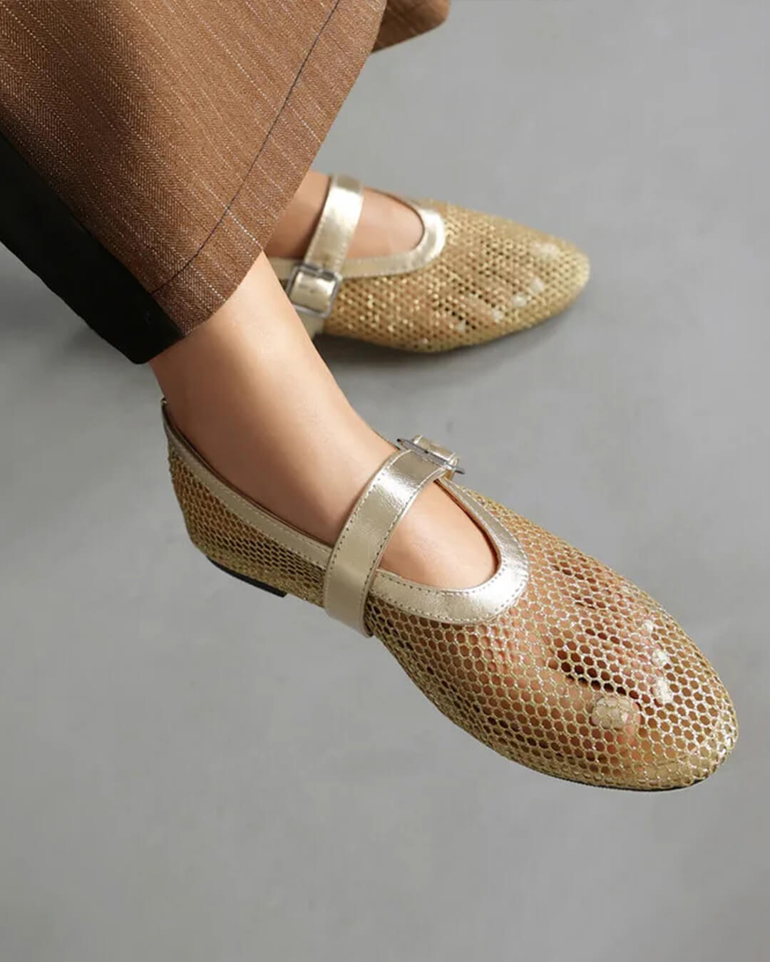 Women's mesh ballet flats with buckle