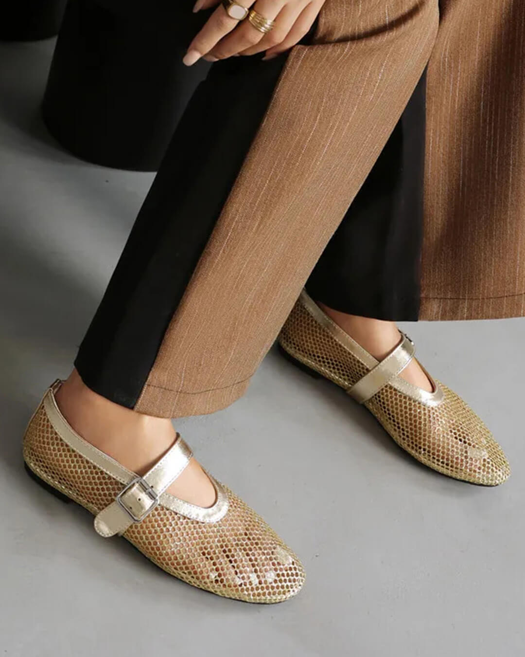 Women's mesh ballet flats with buckle