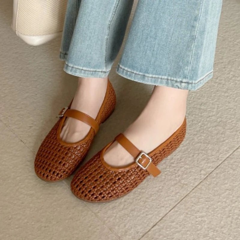 Women's cut-out mesh ballet flats with kitten heel