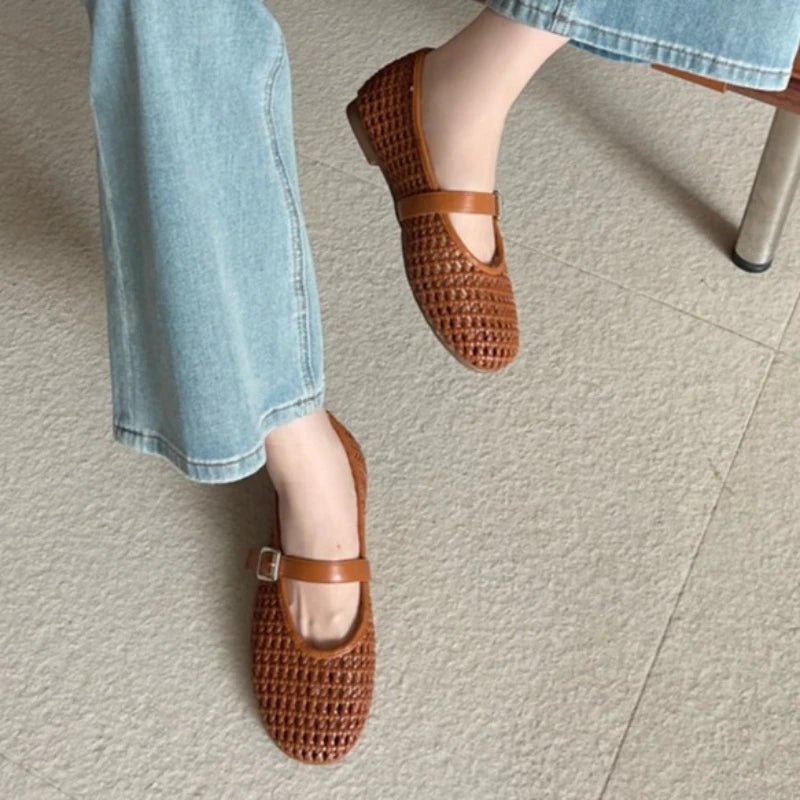 Women's cut-out mesh ballet flats with kitten heel