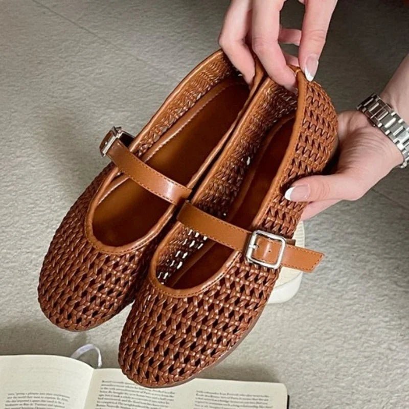 Women's cut-out mesh ballet flats with kitten heel