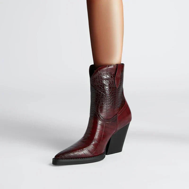 Women's ankle boots with side zip fastening