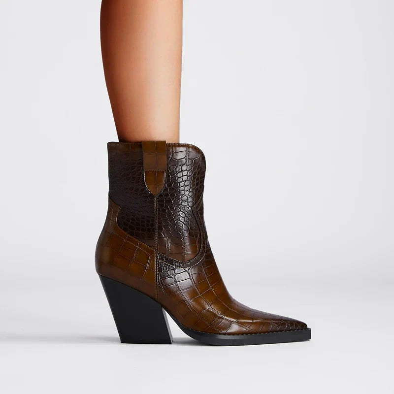 Women's ankle boots with side zip fastening