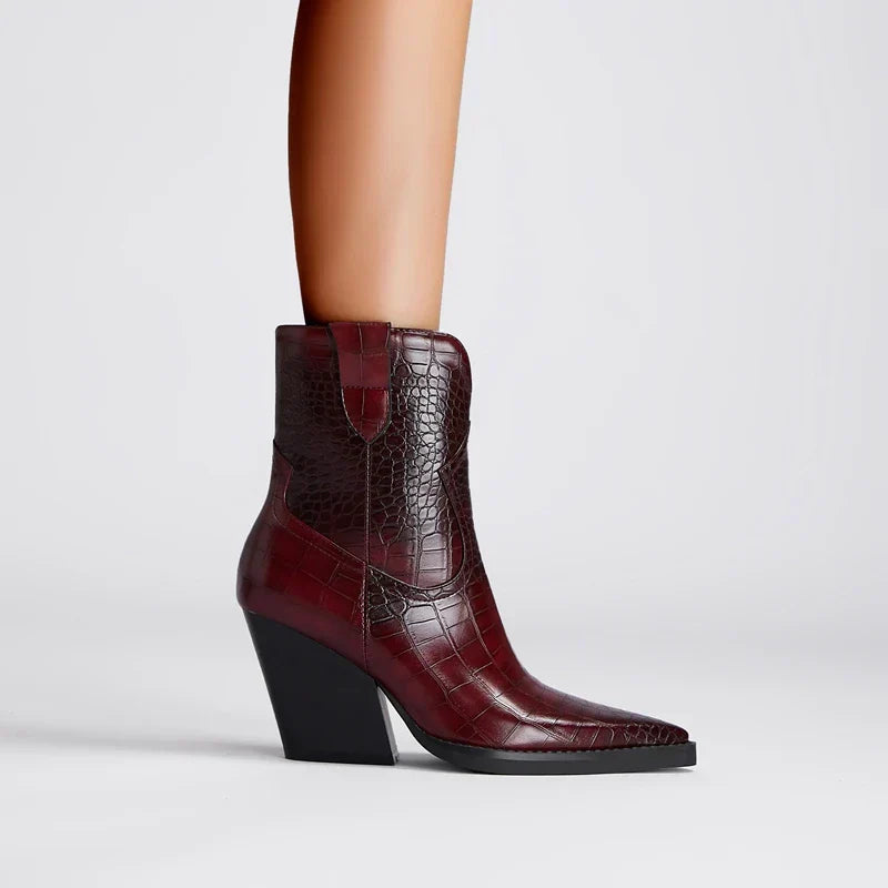Women's ankle boots with side zip fastening