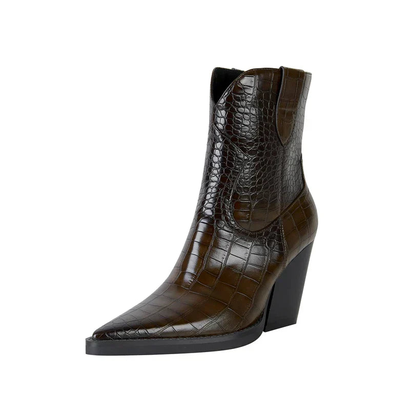 Women's ankle boots with side zip fastening