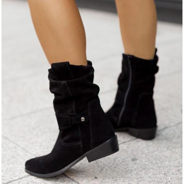 Women's ankle boots with zip fastening